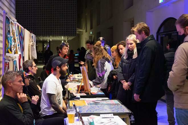 V okviru festivala bo potekal tudi sejem knjig umetnika domačih in tujih neodvisnih ter mikrozaložnikov &shy;Caffein Hours. FOTO: Lana Špiler
