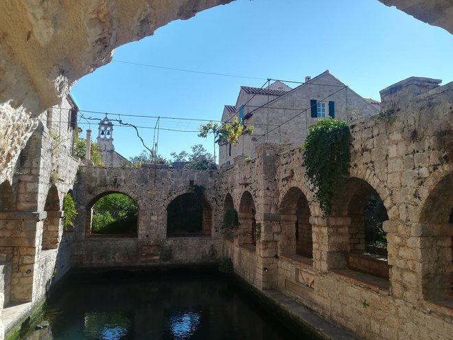 Poletna rezidenca lokalnega veljaka Petra Hektorovića FOTO: Simona Bandur
