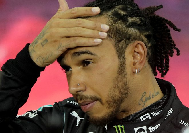 Lewis Hamilton še nima zmage v sezoni, vendar ne obupuje. FOTO: Kamran Jebreili/Reuters
