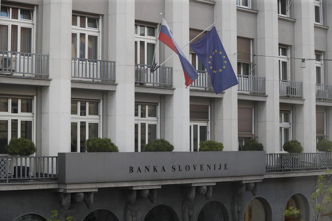Banka Slovenije opozarja na povečanje sistemskih tveganja za banke. Foto Leon Vidic/delo
