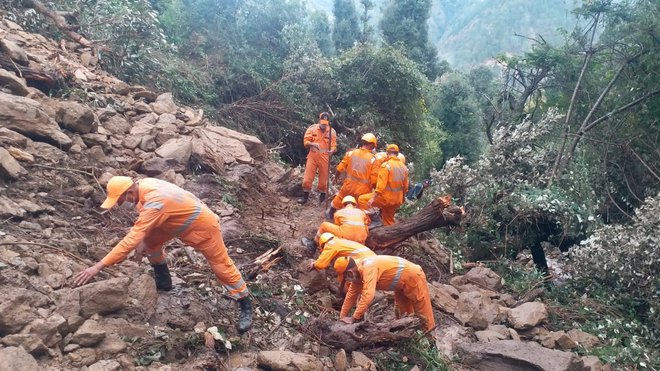 V Utarkhandu so plazovi zelo pogosti. FOTO:&nbsp;Ndrf Via Reuters
