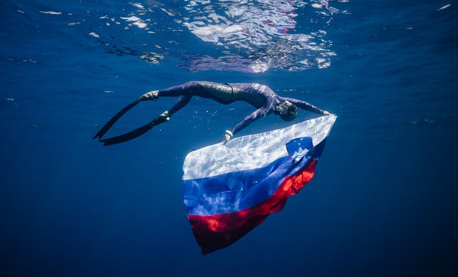 S potopom na 116 metrov je Alenka Artnik ubranila naslov svetovne prvakinje. FOTO: Dasha Muzykantova
