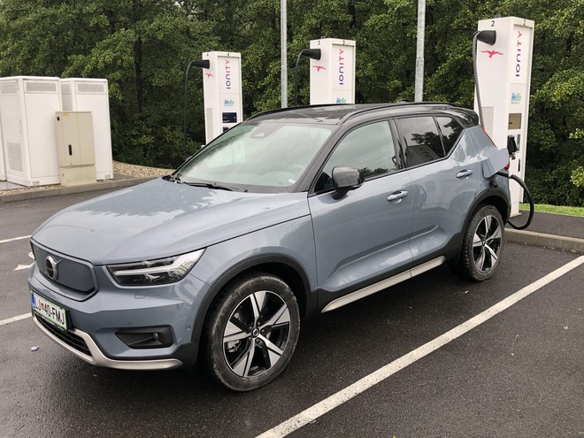 Volvo XC40 recharge smo hitro napolnili na polnilnicah Ionityja. FOTO:&nbsp;Aljaž Vrabec
