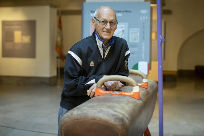 Zadnjo kolajno na velikih tekmovan&shy;jih je osvojil leta 1970, ko je v Ljubljani po&shy;stal svetovni prvak na konju z ročaji. FOTO: Voranc Vogel/Delo
