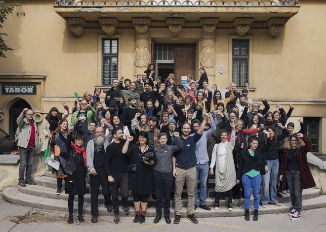 Sindikat Zasuk, preteklo nedeljo ustanovljen v Sokolskem domu v Ljubljani, deluje po modelu celostnega organizacijskega pristopa. FOTO: Andrej Lamut
