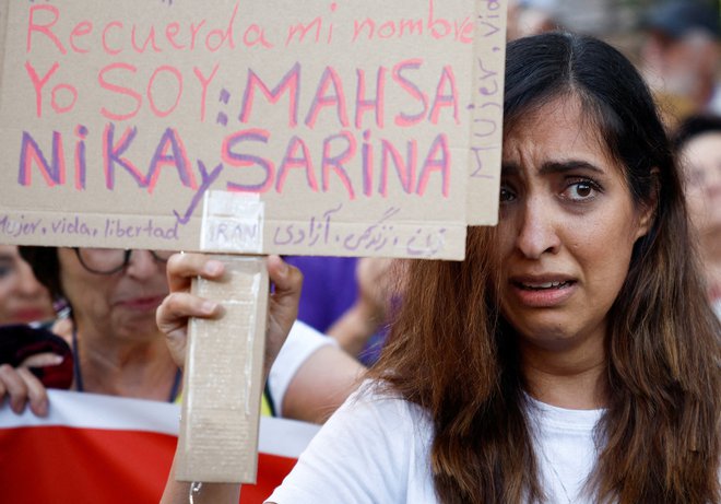 V uradnem poročilu iranske forenzične organizacije, objavljenem danes, piše, da je 22-letnica umrla zaradi bolezni, in ne zaradi udarcev. FOTO:&nbsp;Juan Medina/Reuters
