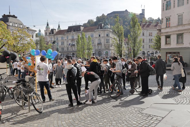 Predstavitev je pritegnila kar precej ljudi.&nbsp;FOTO: DJS
