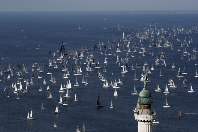 Važno je sodelovati, so rekli in mirno rezali pršut dalje. Foto Alessandro Garofalo Reuters
