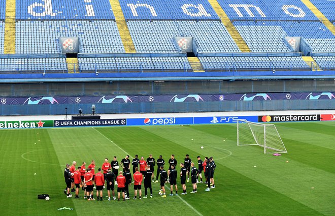 Zagreb, Dinamo in hrvaška nogometna reprezentanca bodo po dolgih letih le dočakali novi štadion. Stari Maksimir je imel uspešno zgodovino, toda zob časa ga je načel že davno. FOTO: Denis Lovrović/AFP
