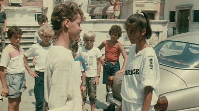Poletje v školjki, 1986. Zaljubljena Tomaž in Milena. FOTO: Arhiv Slovenske kinoteke
