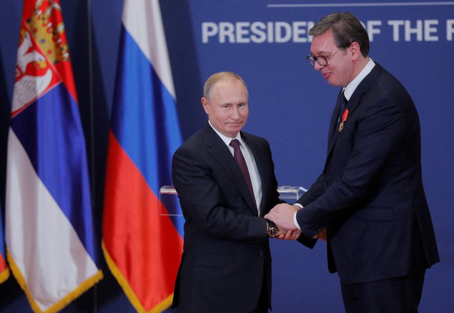 Ruski predsednik Vladimir Putin in njegov srbski pandan Aleksandar Vučić leta 2019 v Beogradu Foto Maksim Šipenkov/Reuters
