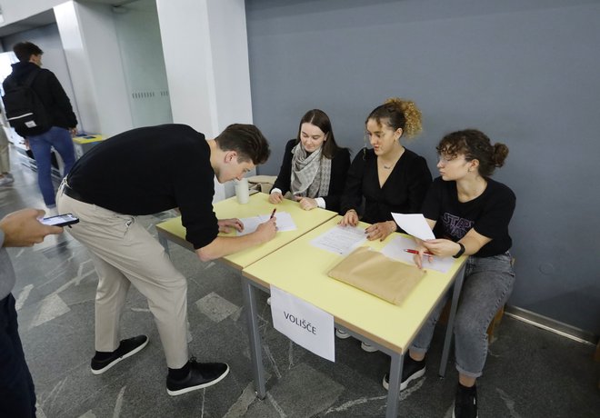 Zaradi nejasnih aktov je oteženo tudi kandidiranje na volitvah. FOTO: Jože Suhadolnik
