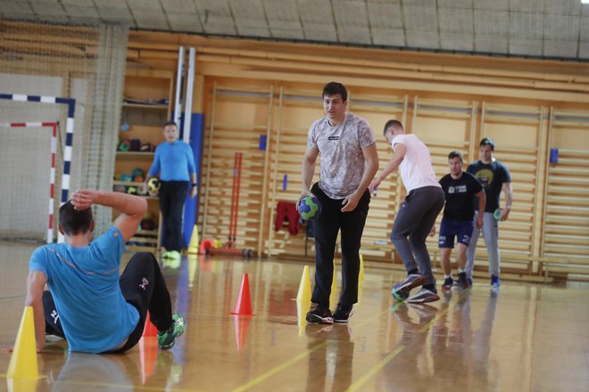 Usposabljanje za strokovne delavce v športni panogi rokomet.  FOTO:  Leon Vidic/Delo
