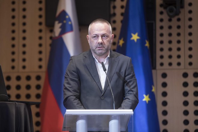 Minister za zdravje Danijel Bešič Loredan bo predstavil načrte za spopadanje s covidom v prihodnosti. FOTO: Jure Eržen/Delo
