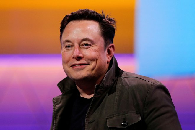 Nekateri še vedno verjamejo, da Elon Musk ne namerava kupiti Twitterja. Foto Mike Blake/Reuters
