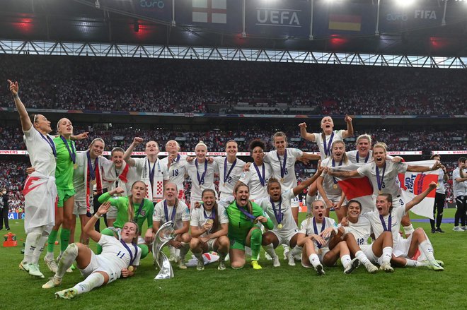 Finale letošnjega eura za ženske je na Wembleyju pripadel Angležinjam, ki so bile boljše od Nemk. FOTO: Justin Tallis/AFP
