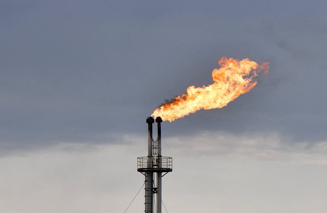 Rosneftova rafinerija v Rusiji. FOTO: Alexander Manzyuk/Reuters
