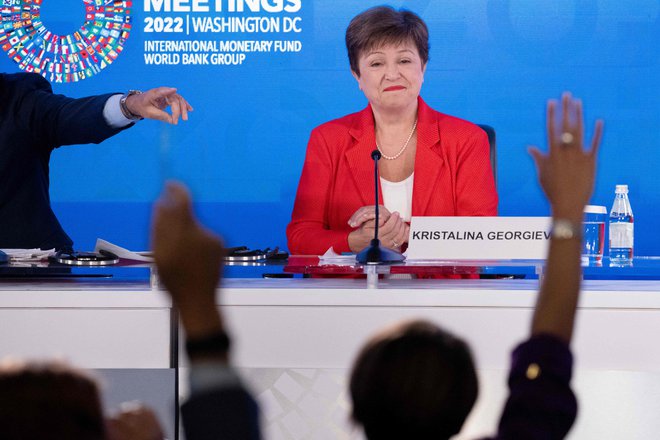 Direktorica Mednarodnega denarnega sklada Kristalina Georgieva napoveduje, da najhujše šele prihaja. Foto Brendan Smialowski/AFP
