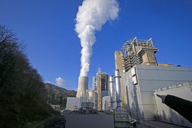 Termoelektrarno Šoštanj bi lahko ustavili in jo pognali na polno v zares hladnih mesecih. FOTO: Jože Suhadolnik/Delo
