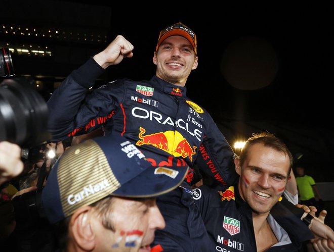 Max Verstappen je na Japonskem osvojil drugi naslov svetovnega prvaka. FOTO: Issei Kato/Reuters
