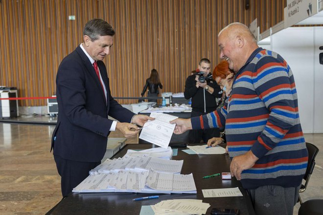 Predsednik republike Borut Pahor je danes na predčasnem glasovanju oddal svoj glas.&nbsp;FOTO:&nbsp;Bor Slana/Sta
