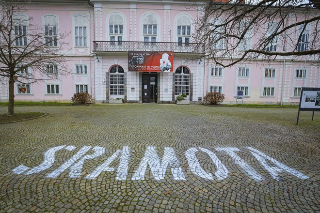 Muzej&nbsp;novejše zgodovine je po tem, ko ga je v vodenje prevzel Jože Dežman, postal tarča protestov. FOTO:&nbsp;Jože Suhadolnik/Delo
