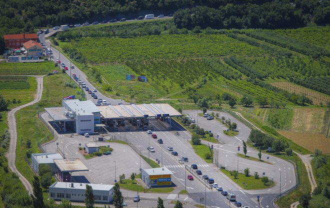 Po vstopu Hrvaške v schengensko območje ima Slovenija možnost, da suspendira schengenski režim na južni meji. Foto Jože Suhadolnik
