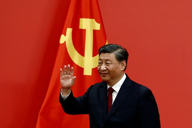 Edina država, ki bi lahko od Vladimirja Putina zahtevala, naj umakne prst z rdečega gumba, je Kitajska. Na fotografiji je kitajski predsednik Xi Jinping. FOTO: Tingshu Wang/Reuters
