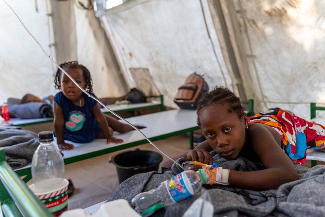 Tiskovni predstavnik ZN Stephane Dujarric je dejal, da je polovica novih primerov okužb s kolero pri otrocih, mlajših od 14 let. FOTO:&nbsp;Richard Pierrin/AFP
