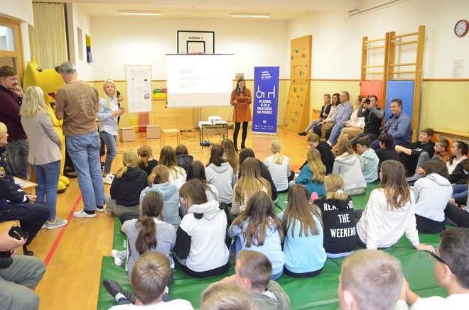 V moravški osnovni šoli so veliko razpravljali o tem, kako do večje prometne varnosti, in pripravili tudi konkretne predloge. FOTO:&nbsp; Gašper Boncelj
