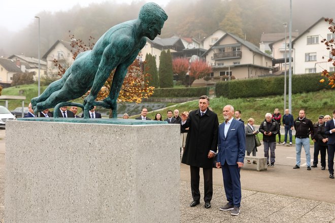 Odkritje spomenika Miroslavu Cerarju, slednji je v družbi predsednika Republike Slovenije Boruta Pahorja. FOTO: Črt Piksi
