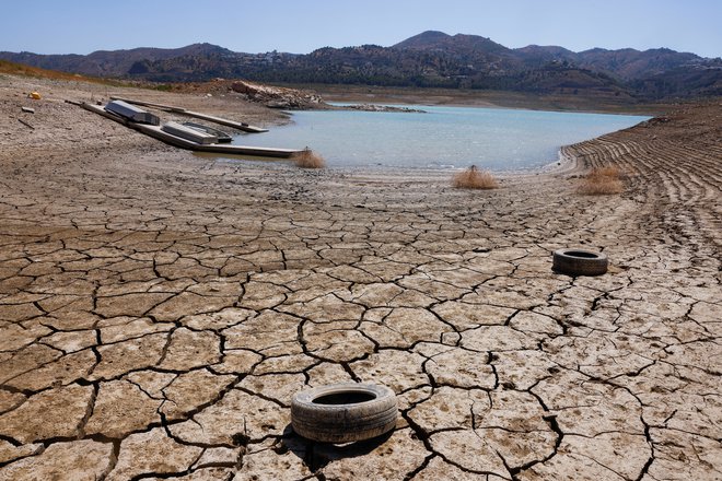 Zvišanje temperatur naj bi vplivalo tudi na padavine. Pozimi jih bo v severni Evropi več, poleti pa se bo njihova količina precej zmanjšala v Sredozemlju. FOTO:&nbsp;Jon Nazca/Reuters
