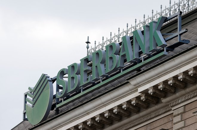 Ruska banka Sberbank je s prodajo hitela zaradi sankcij. FOTO: Leonhard Foeger/Reuters
