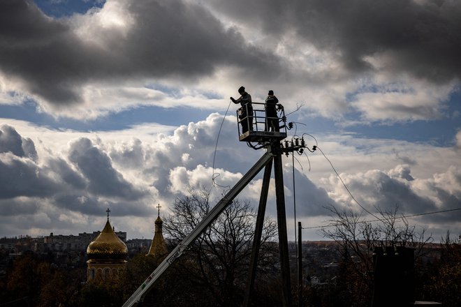 Grabljenje zemlje bo poteptalo ukrajinsko prebivalstvo, ki se ukvarja s kmetijstvom. FOTO: Dimitar Dilkoff/AFP
