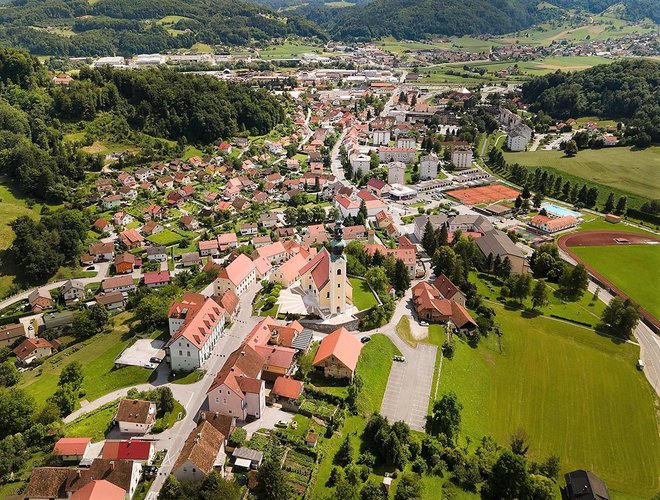 Za županjo oziroma župana Šentjurja se potegujeta le dva kandididata: zdajšnji Marko Diaci in vodja poslanske skupine SDS Jelka Godec.&nbsp;FOTO:&nbsp;Sentjur.si
