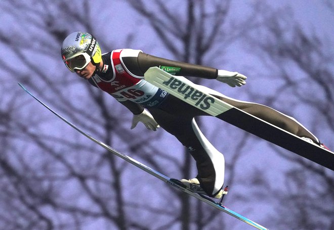 Anže Lanišek se je že v drugi preizkušnji sezone odrezal z lepo predstavo in je tako v Visli osvojil 2. mesto. FOTO:&nbsp;Janek Skarzynski/AFP
