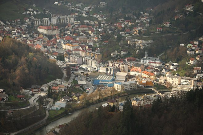 Občina se sooča z odlivom mladega prebivalstva in znižanim koeficientom razvitosti. FOTO: Jure Eržen/Delo
