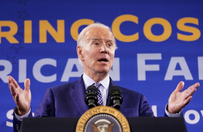 FILE PHOTO: U.S. President Joe Biden delivers remarks on &quot;student debt relief&quot; during a campaign stop at Central New Mexico Community College (CNM) Student Resource Center in Albuquerque, New Mexico, U.S., November 3, 2022. REUTERS/Kevin Lamarque/File Photo