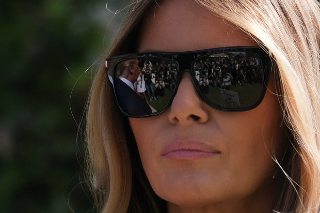 Donald Trump je še posebej besen&nbsp;zaradi poraza Mehmeta Oza in krivi vse, ki so mu ga priporočili, vključno z ženo Melanio. FOTO: Ricardo Arduengo/Reuters
