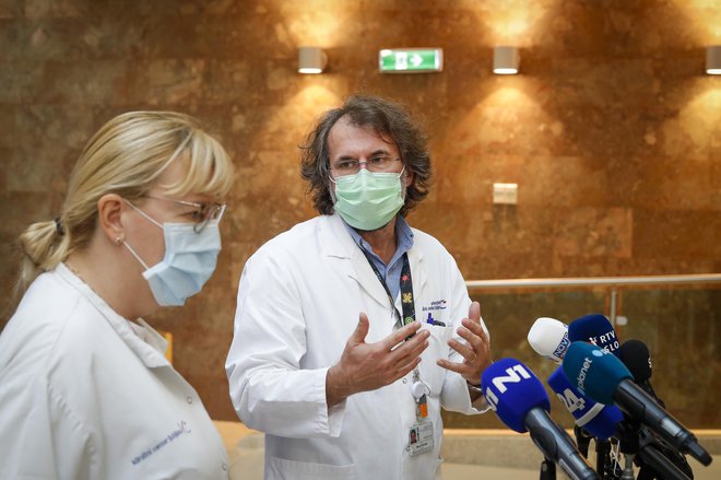 Marko Pokorn in Tatjana Mrvič o naraščajočem številu respiratornih okužb pri otrocih in mladostnikih in porastu okužb z respiratornim sincicijskim virusom (RSV), ki posebej ogroža dojenčke. FOTO: Matej Družnik/Delo
