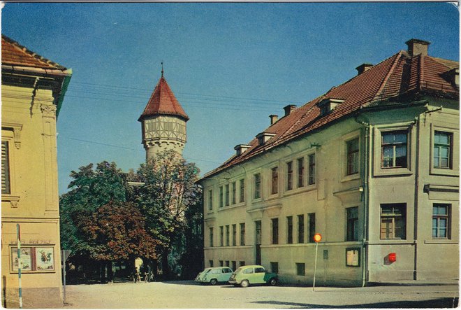 Brežice nekoč. Razglednica, ki je bila poslana leta 1968 vojaku v Beograd. Hrani jo Posavski muzej Brežice. FOTO: Arhiv Posavskega muzeja Brežice
