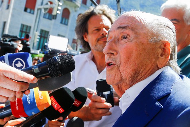 Seppa Blatterja (na fotografiji) so na sojenju v švicarski&nbsp;Bellinzoni julija oprostili obtožb o prevari skupaj z nekdanjim predsednikom Evropske nogometne zveze Michelom Platinijem.&nbsp;FOTO: Arnd Wiegmann/Reuters
