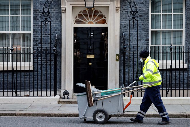 Konservativna vlada pod vodstvom novega premiera Rishija Sunaka se pripravlja na to, da bo iz britanske zakonodaje odstranila še zadnje sledi članstva v EU. Foto: Tolga Akmen/AFP
