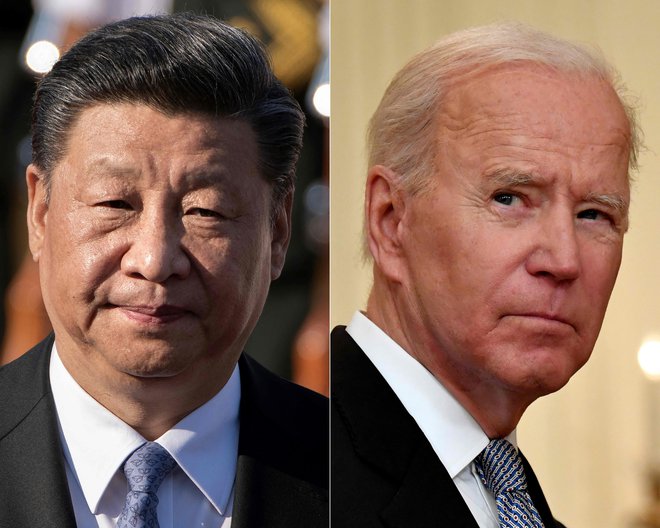 V nasprotju s prvim srečanjem pred več kot desetimi leti v Pekingu, ko sta bila podpredsednika, sta Xi Jinping in Joe Biden zdaj najmočnejša voditelja na svetu. FOTO: Nicolas Asfouri/AFP
