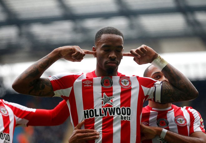 Ivan Toney je z dvema goloma utišal Etihad. FOTO: Craig Brough/Reuters
