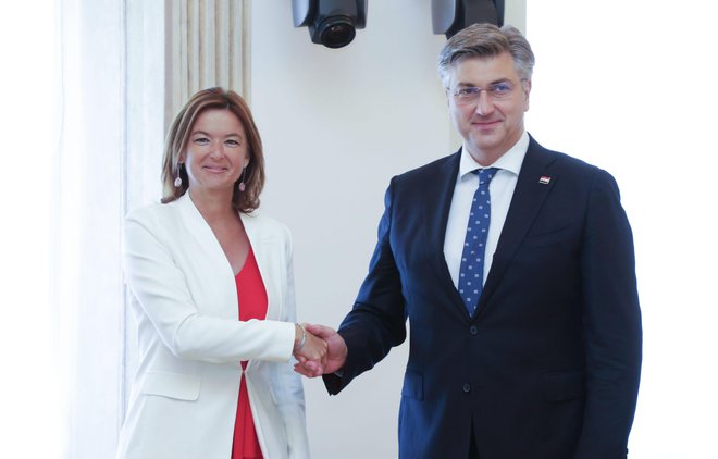 Slovenska zunanja ministrica Tanja Fajon se je julija letos med obiskom na Hrvaškem srečala tudi s predsednikom vlade Andrejem Plenkovićem. FOTO DAMJAN TADIĆ/CROPIX
