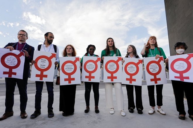 Okoljevarstvene aktivistke so protestirale za večjo vključitev žensk v podnebne razprave. FOTO: Mohamed Abd El Ghany/ Reuters
