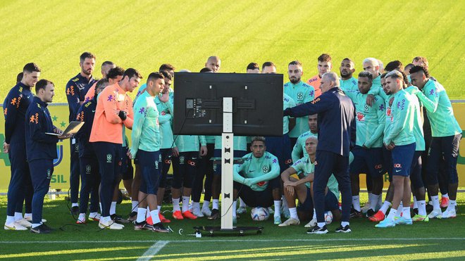 Brazilska nogometna reprezentanca je svojo evropskost pokazala tudi s prizoriščem priprav pred potjo v Katar. Trenirala je v Italiji v Torinu. FOTO: Vincenzo Pinto/AFP
