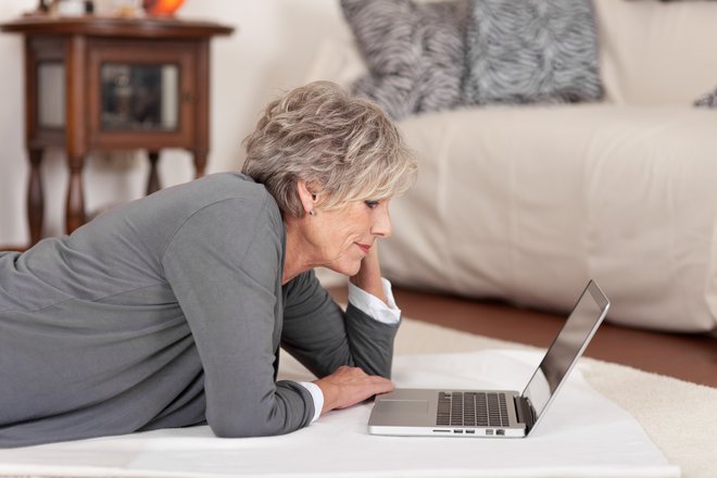 Aplikacijo Magda želijo predstaviti čim več starejšim in jih navdušiti za njeno uporabo. FOTO: Shutterstock
