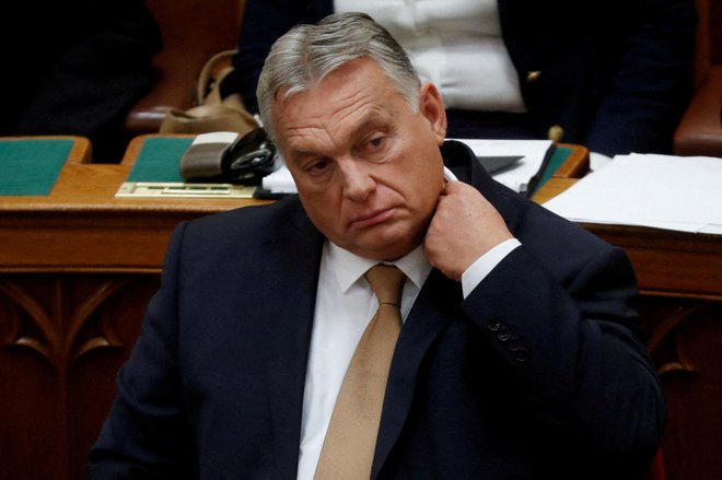 Danes se bo iztekel rok za vpeljavo 17 ukrepov, ki jih je od vlade Viktorja Orbána zahtevala evropska komisija, ko je predlagala zamrznitev 7,5 milijarde evrov iz programov kohezijske politike za Madžarsko. FOTO: Bernadett Szabo/Reuters
